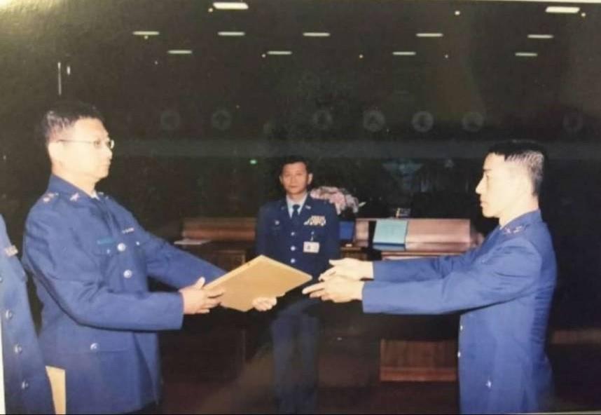 空軍航空技術學院93年12月執行通資業務移交儀式。