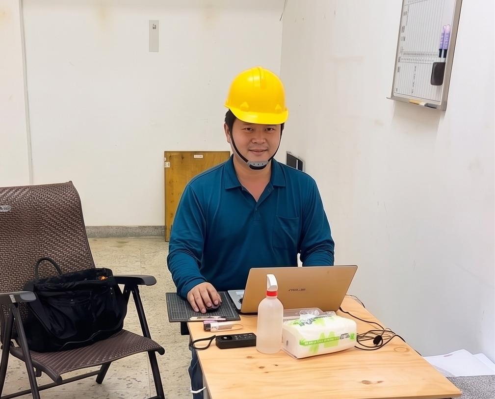 劉正偉工作照片（規劃案場工作排程）
