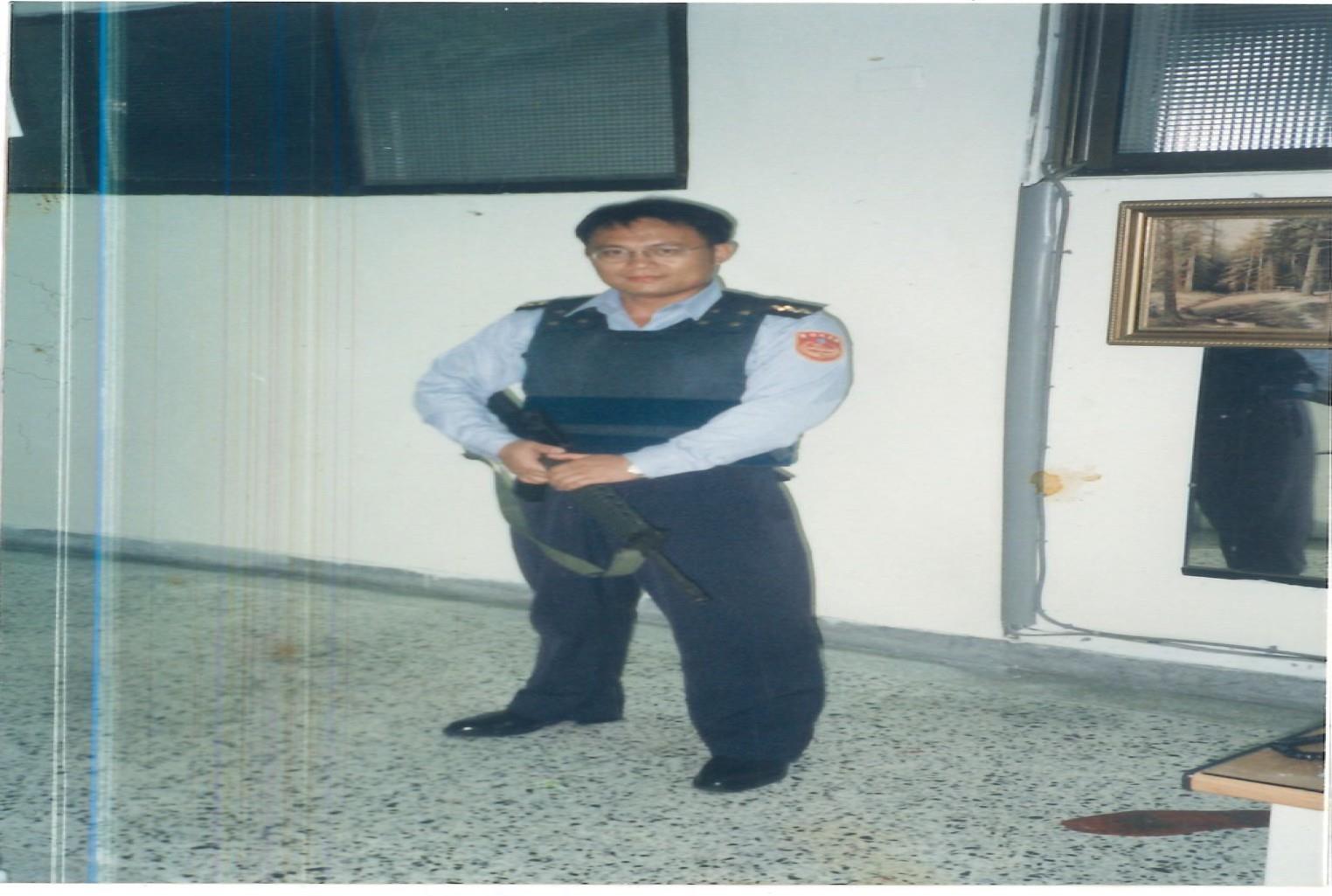 李家霖於服務單位花蓮海巡隊營區（李家霖提供，93年攝）