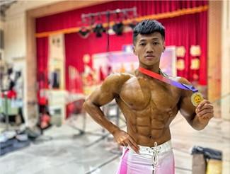 李襄辰出征各項健美賽事獲獎無數。（李襄辰先生提供，115年5月翻攝）
