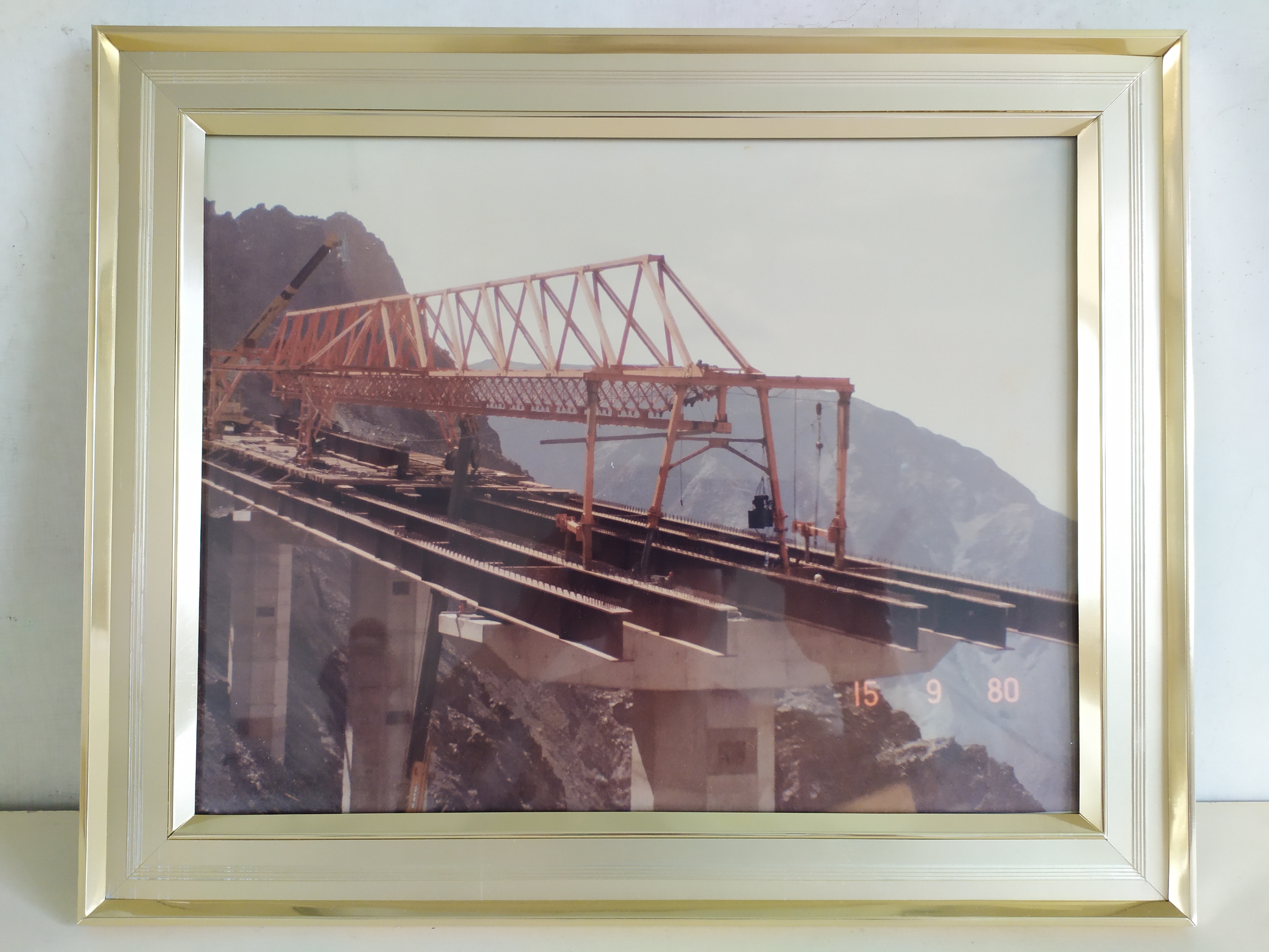 夏爾降坡道路高架橋樑施工(裱框照)-近景