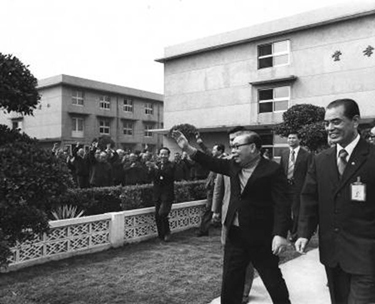 總統蔣經國訪視板橋榮家