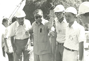 行政院長蔣經國視察蘇澳港工程