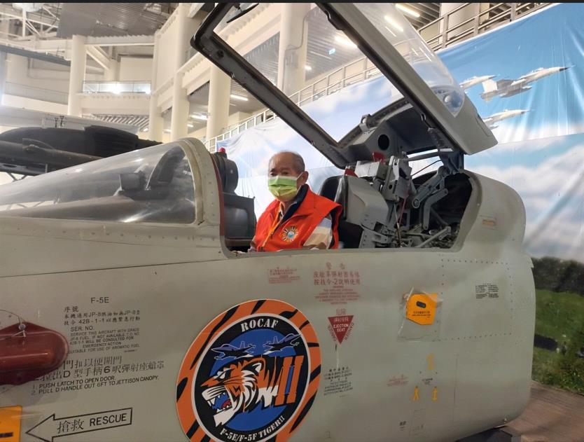 佳里榮家榮民羅興海自強活動照片