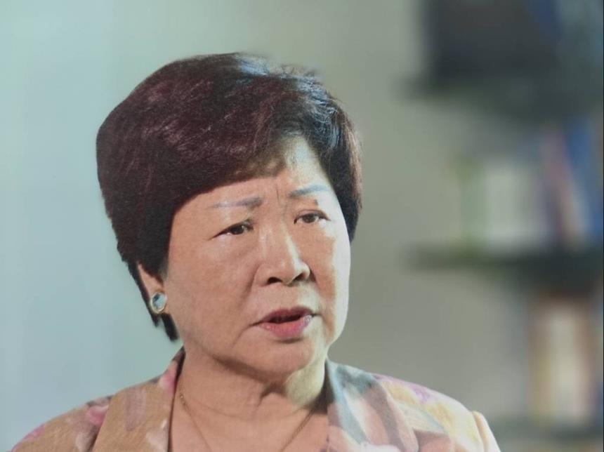 陳雪美女士受訪時專注的神情。