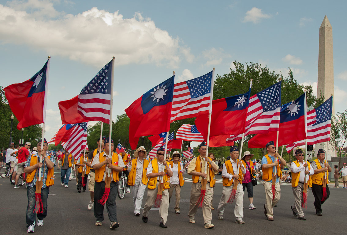 華府榮光會參加2012年美國國殤日大遊行活動