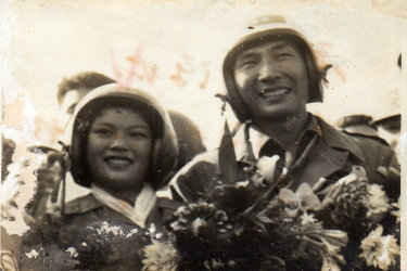 中華民國第一對跳傘結婚