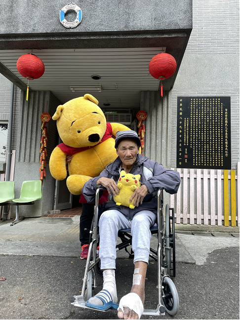 已故王爺爺當時的生活照片