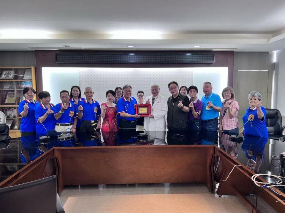 黎保國理事長（前排左六）參訪北榮新竹分院關懷榮民眷醫療福祉