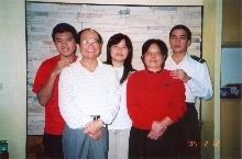 蔡承峰先生與家人