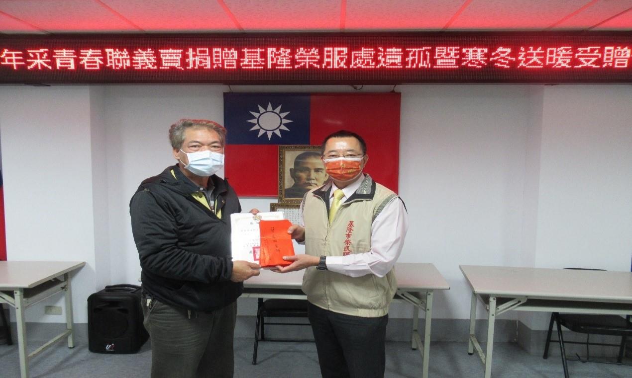 每年積極參加榮服處春節義賣暨遺孤寒冬送暖活動