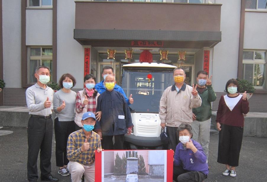 范平仲將多年省吃儉用的就養金拿出來，捐贈高爾夫球車一輛，供行動不便長者接送使用。