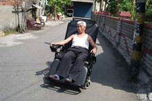研發電動輪椅床，幫助身障病患－王家幹